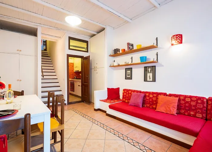 Apartment House In The Heart Of Center *